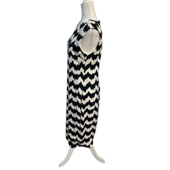 Carmen Marc Valvo Black and White Sleeveless Sheath Dress Size Medium Chevron - Picture 2 of 9